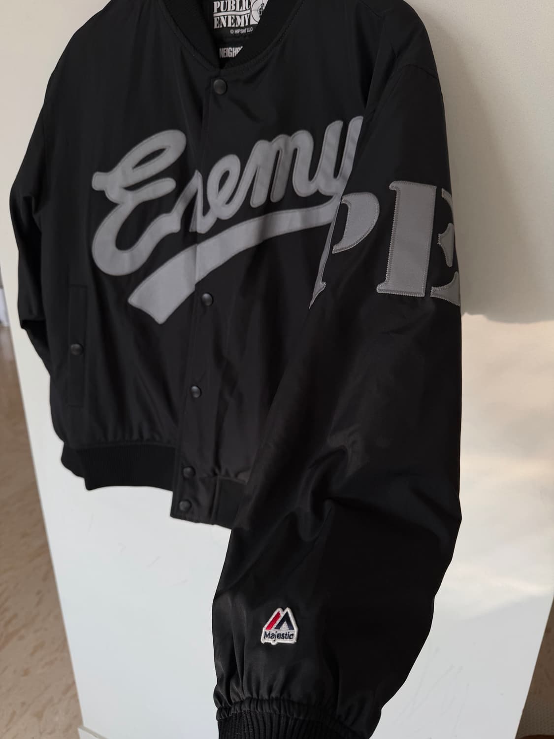 네이버후드 x 퍼블릭 에너미 마제스틱 베이스볼 자켓 블랙 상품이미지6