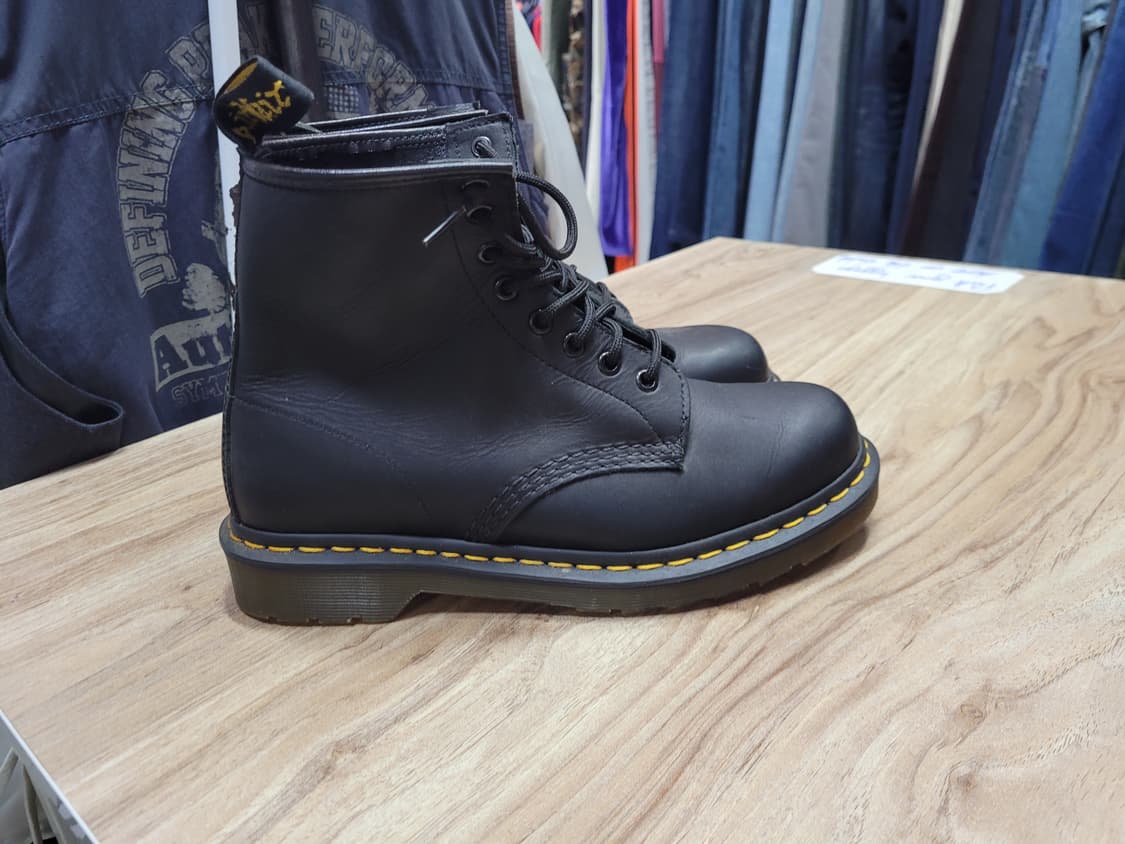 Dr.martens 닥터마틴 1460 블랙 8홀 워커 부츠 상품이미지4
