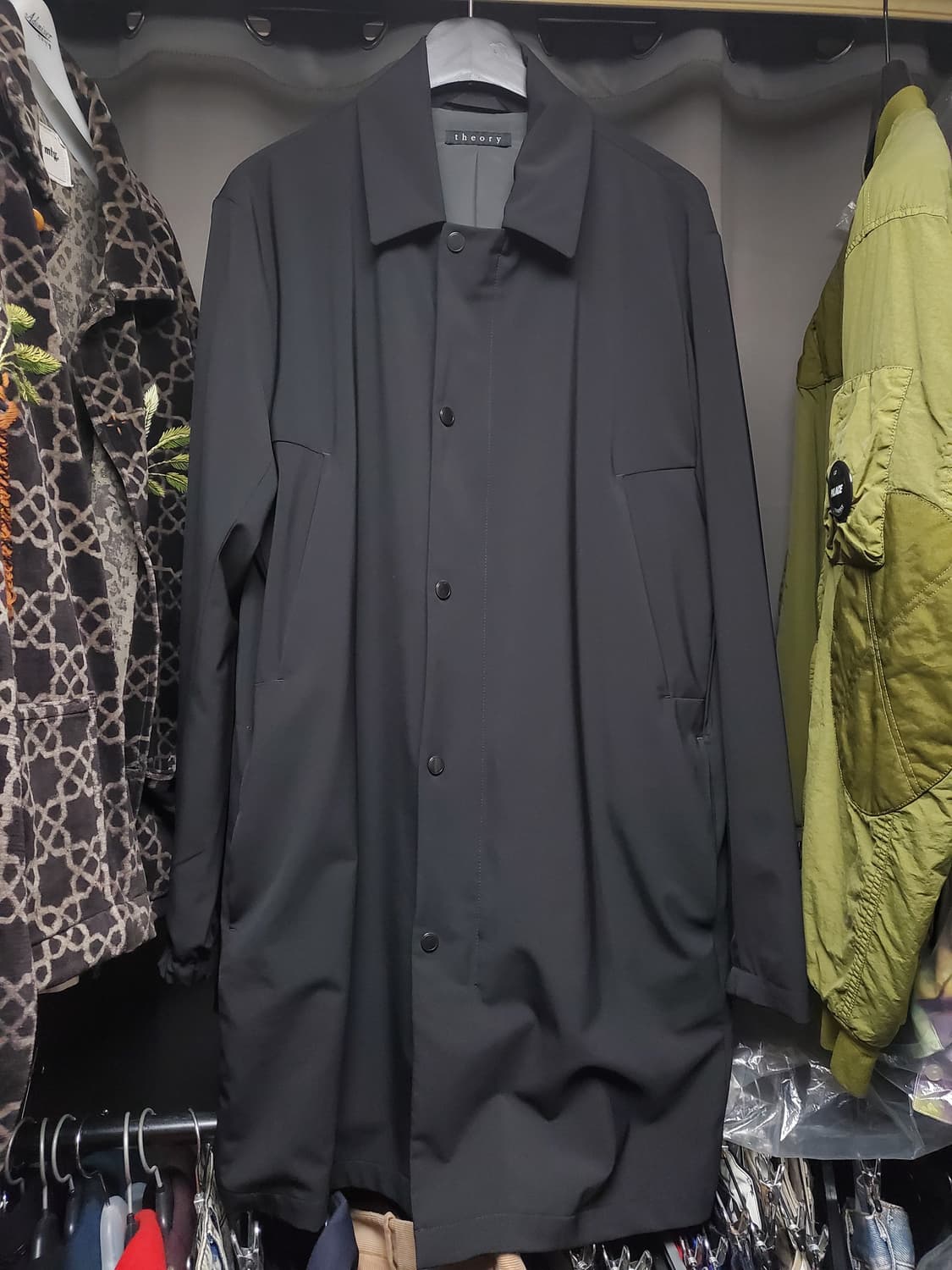 띠어리 남성 블랙 쉘코트  상품이미지1