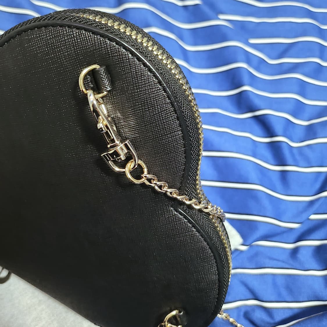 비비안웨스트우드 25SS 뉴하트 크로스바디 상품이미지5