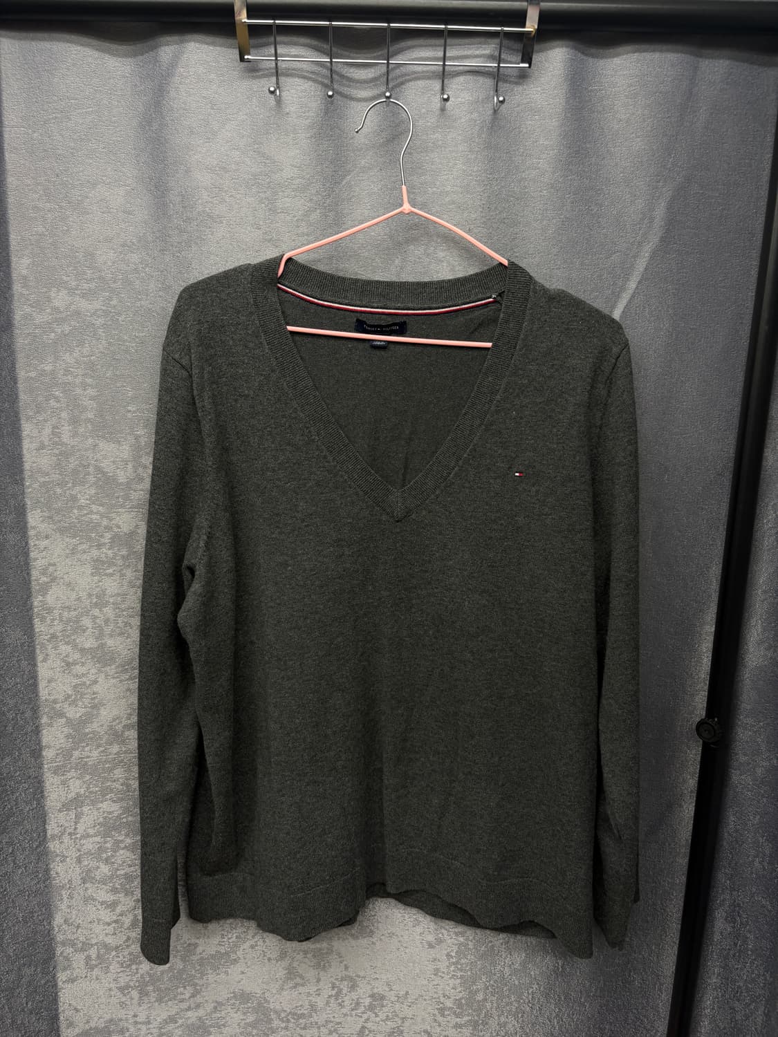 타미힐피거 그레이 브이넥 니트 상품이미지3