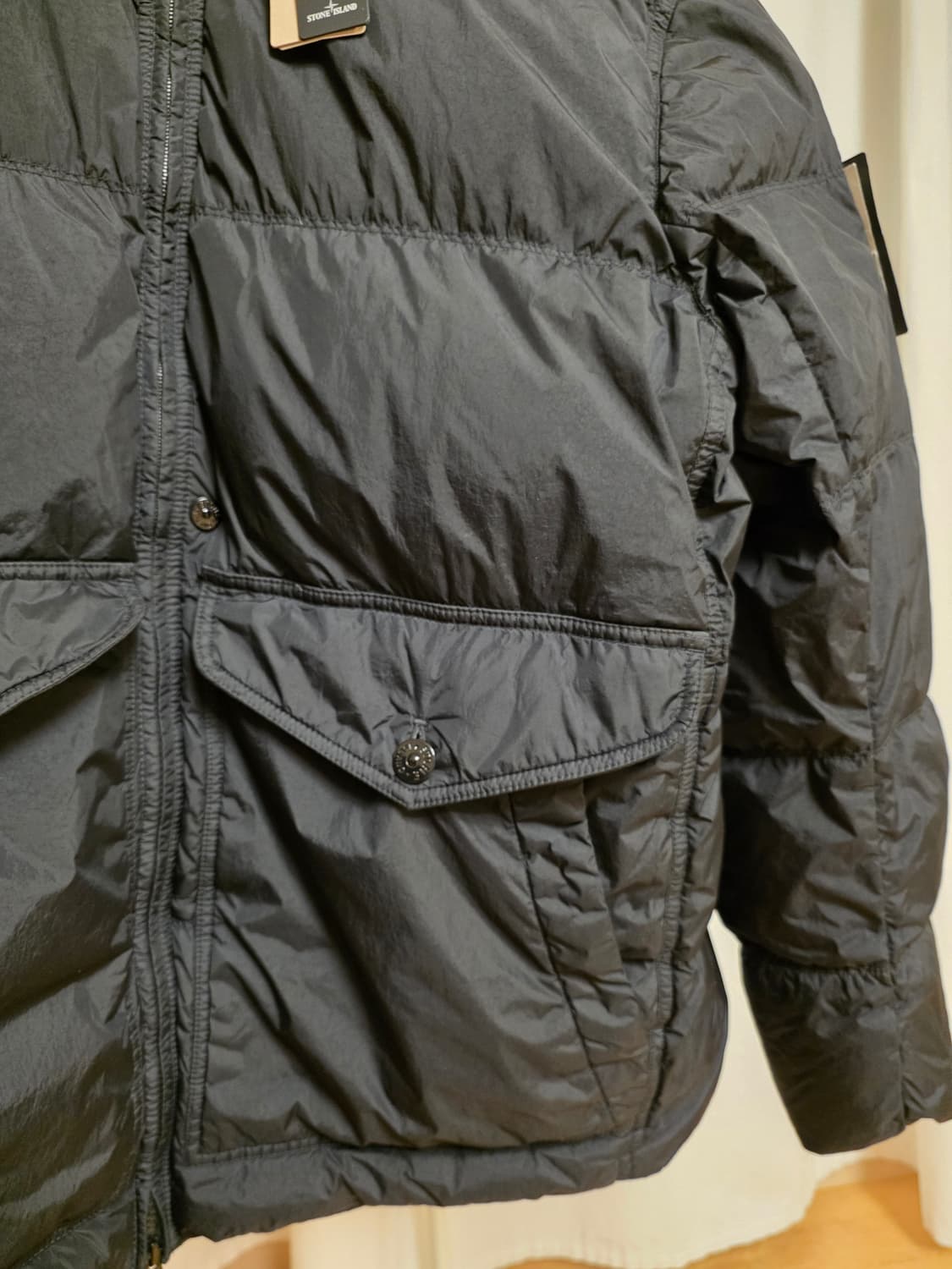 [24FW] 스톤아일랜드 크링클랩스 숏 다운 패딩 2XL 상품이미지4