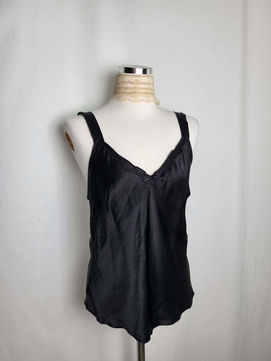 빈티지 블랙 새틴 자수레이스 슬립 나시 탑 상품이미지1