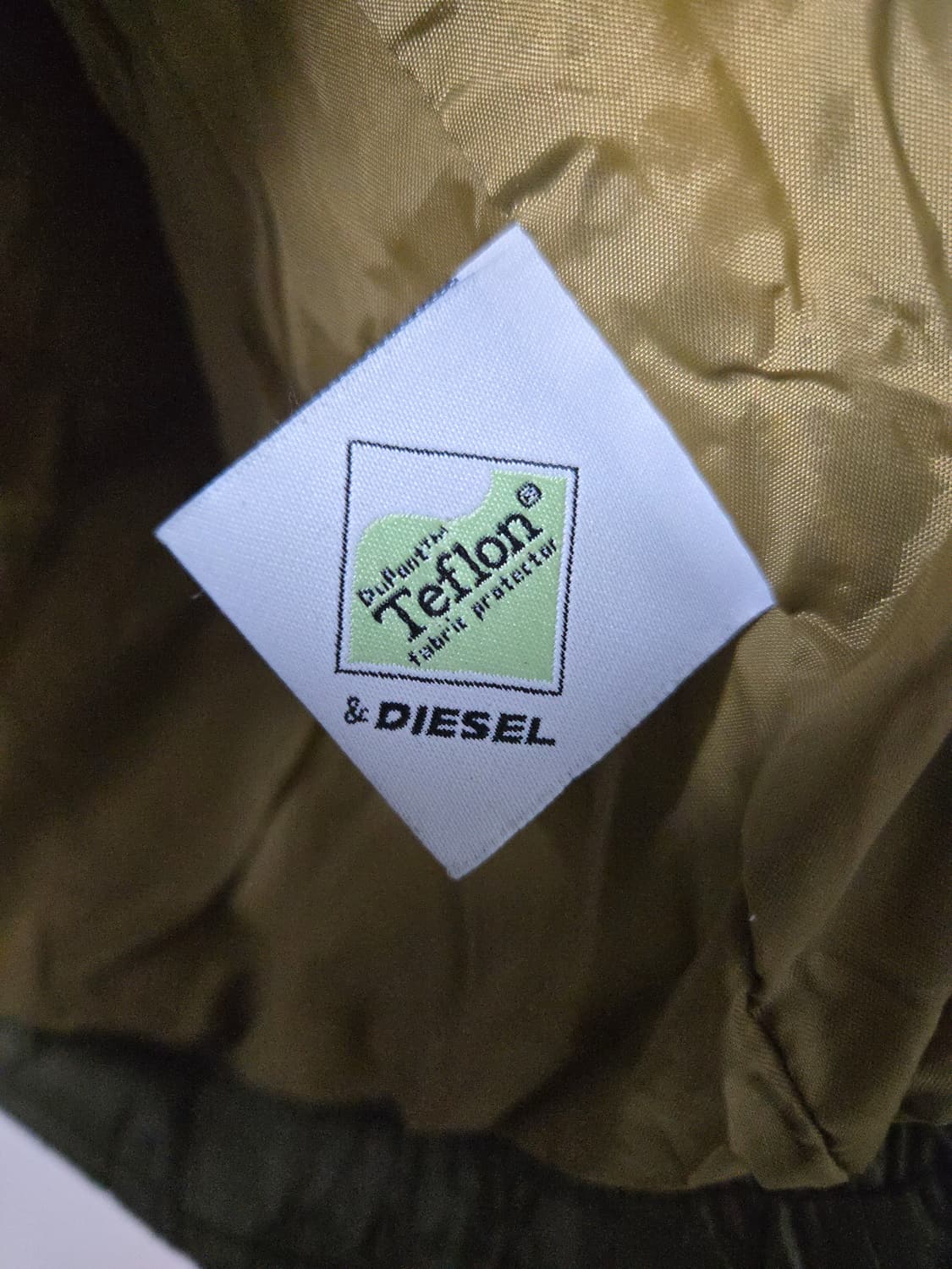 디젤 카키 나일론 다운 패딩 M95 상품이미지7