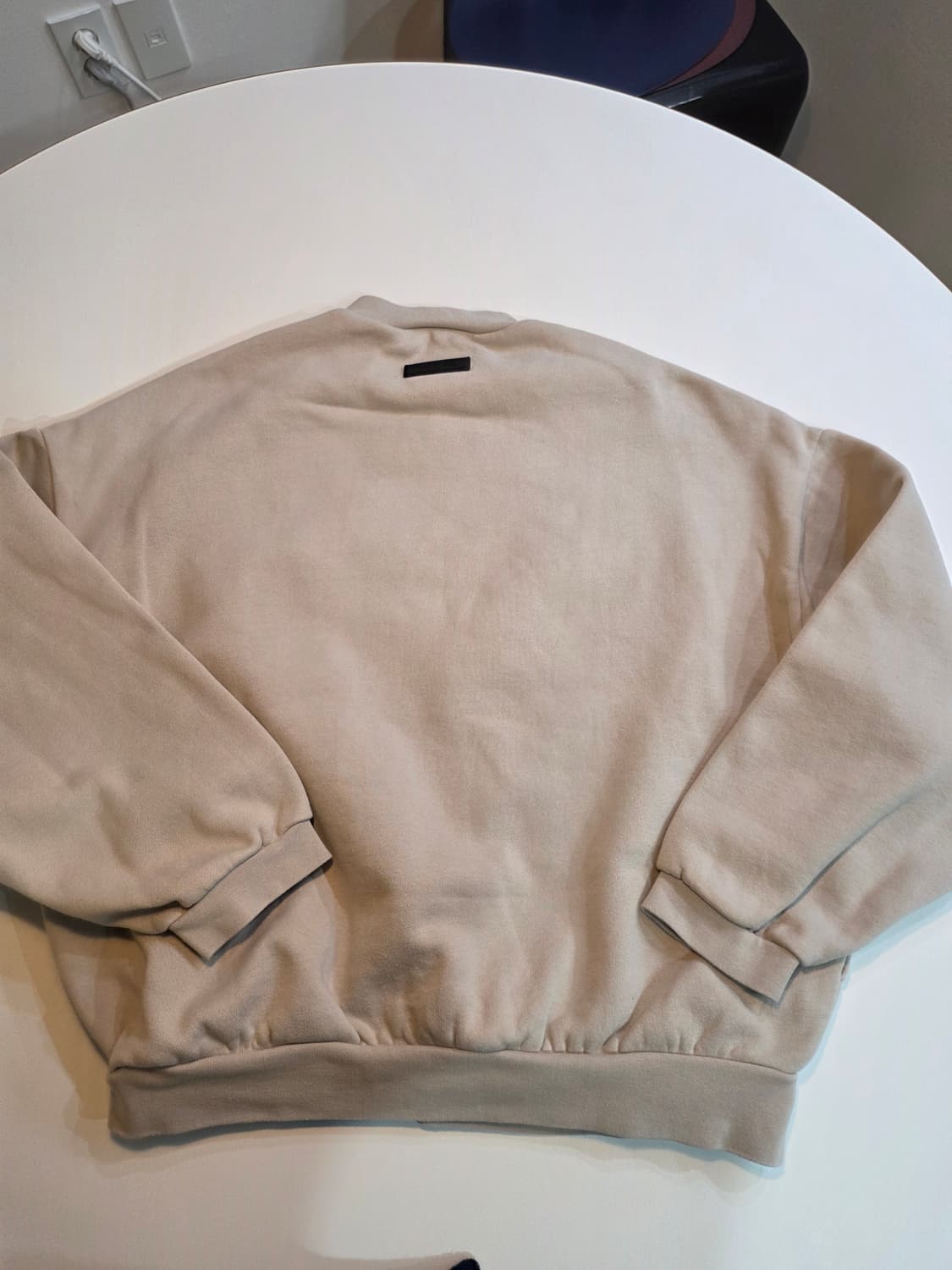 피오갓 에센셜  맨투맨  M사이즈 판매해요 상품이미지2