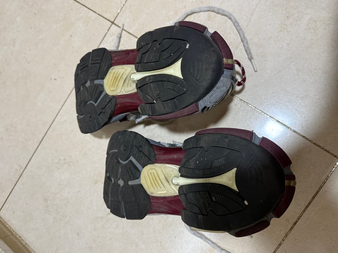 발렌시아가 뉴러너 버건디 40 상품이미지3