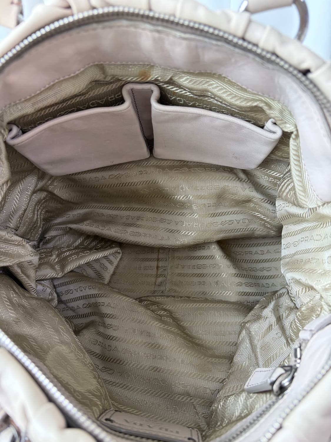 프라다 포미체 나파고프레 토트백 상품이미지5