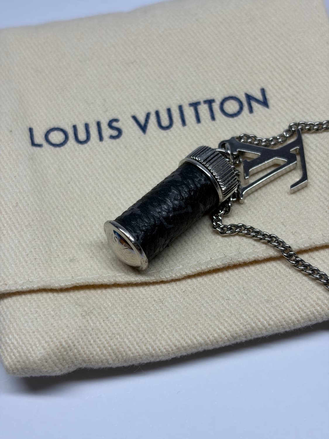 (정품) 루이비통 모노그램 이클립스 목걸이  상품이미지5