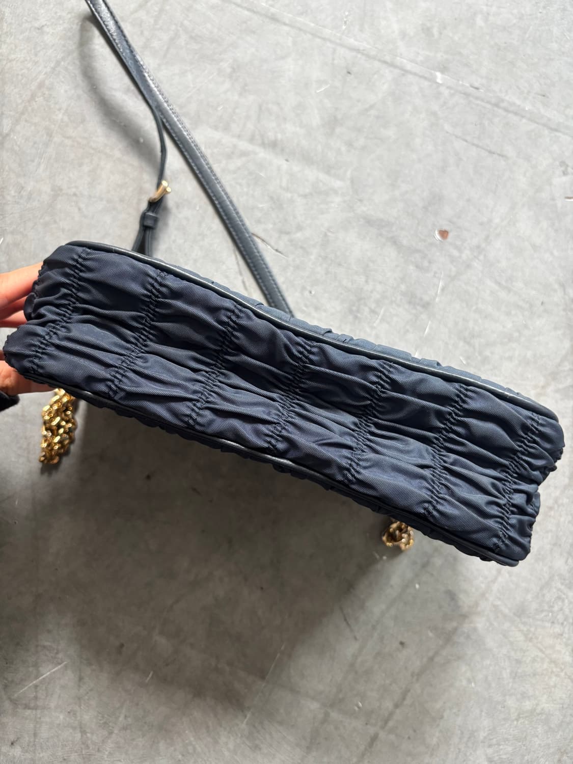 PRADA 프라다 네이비 나일론 테수토 고프레 숄더백 상품이미지6