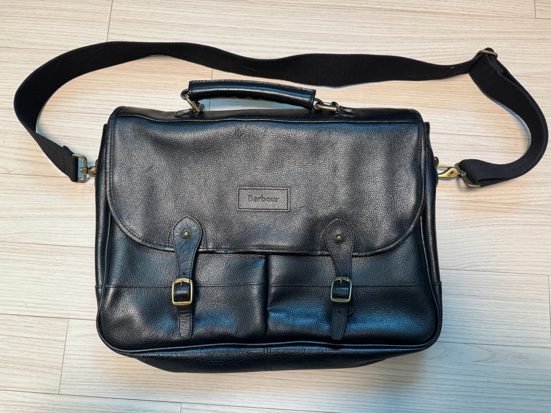 바버 레더 브리프케이스 블랙 색상 상품이미지2