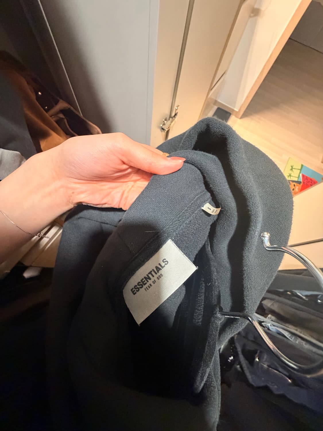 에센셜 후드티 상품이미지2