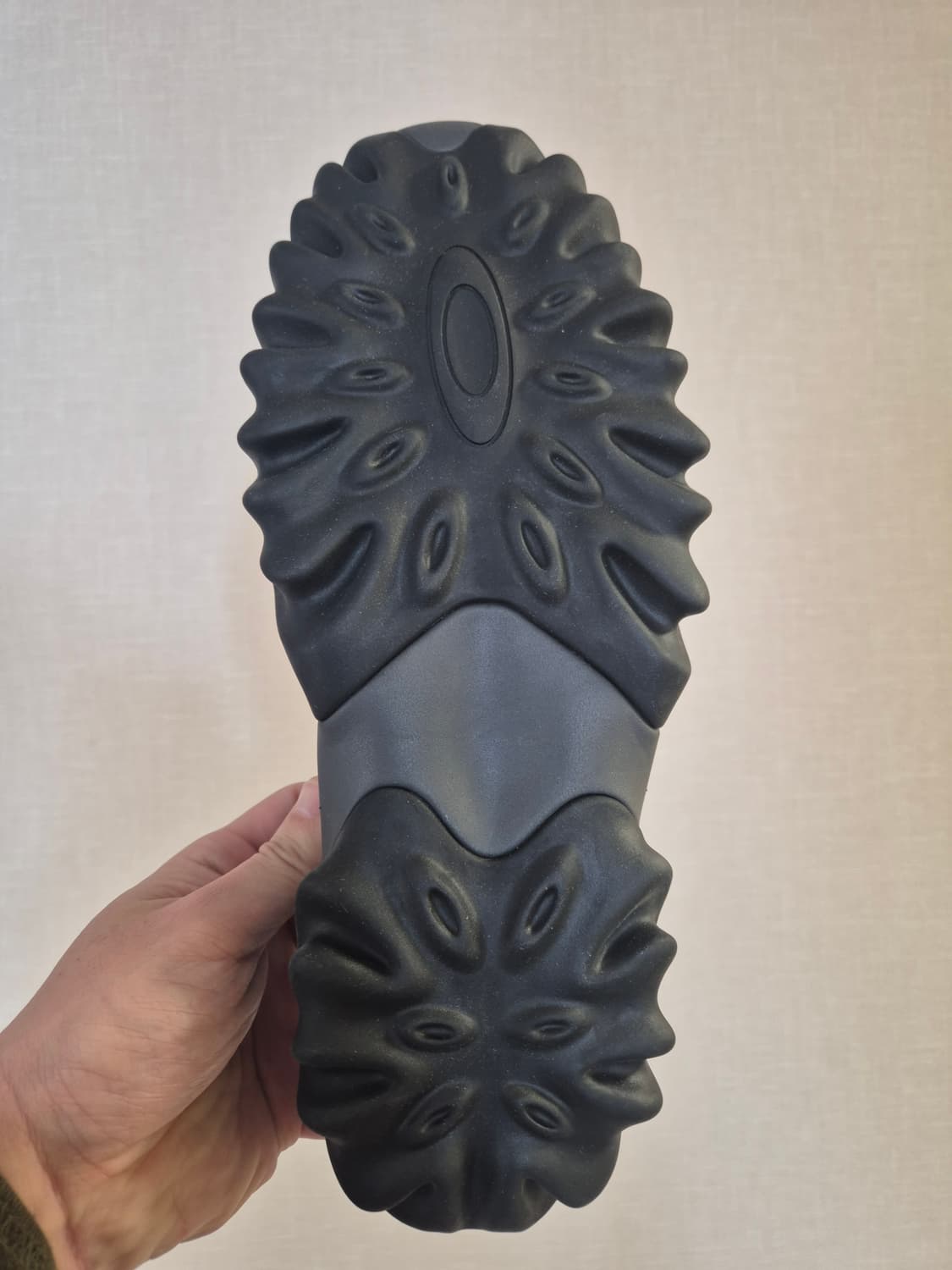 [새상품/270] 오클리 팩토리 팀 x 브레인 데드 찹 쏘우 뮬 허니콤 상품이미지4