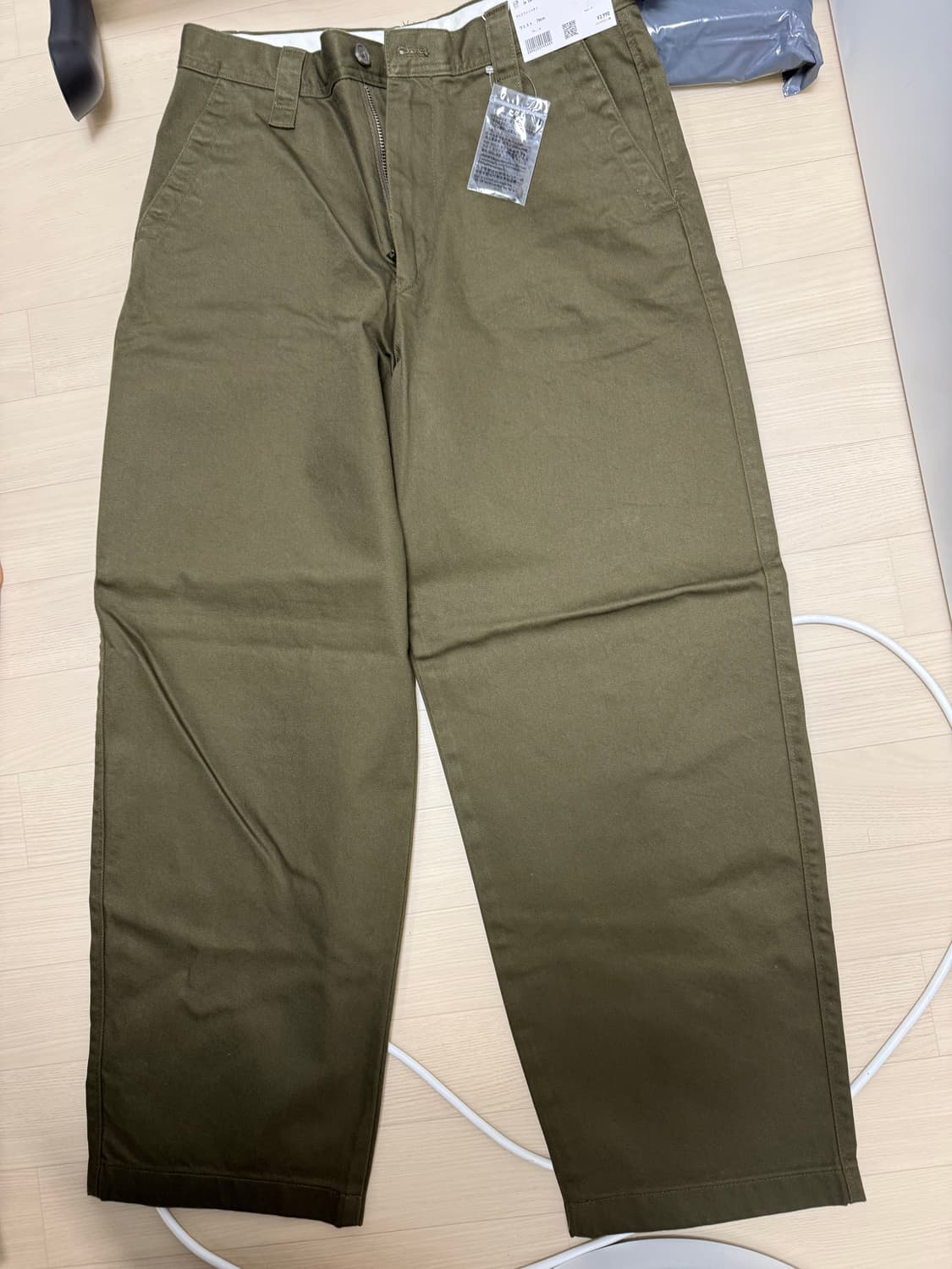 유니클로 와이드 치노 다크브라운 79 상품이미지1