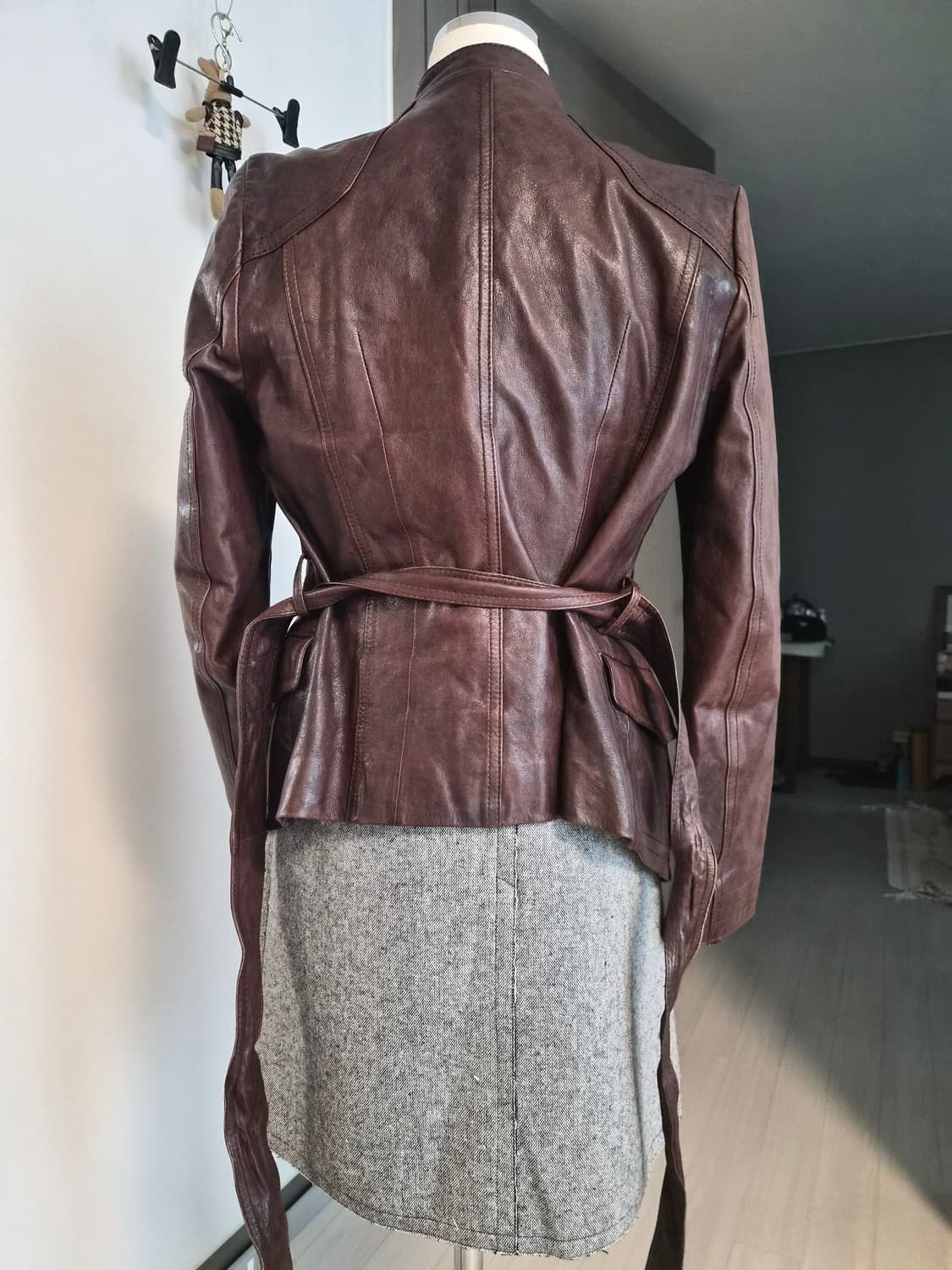 클래식 브라운 리얼 가죽 벨티드 재킷 (다크초콜릿) 상품이미지4