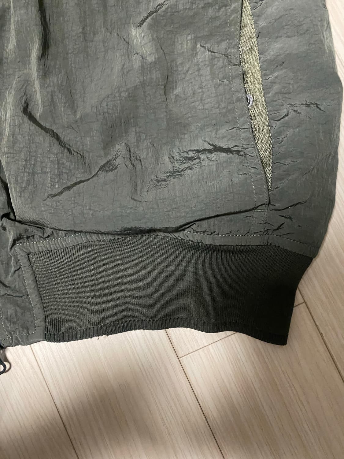 바라쿠타 나일론 후드 붐버자켓 상품이미지5