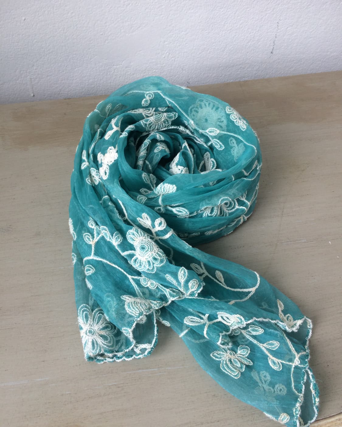 embroidery pattern point scarf 상품이미지2
