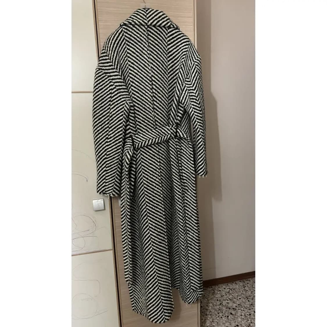 스트라이프 헤링본 로브 코트 상품이미지3