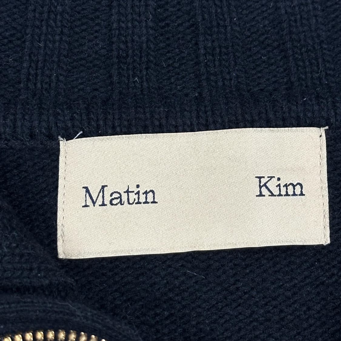 마뗑킴 스펠 백로고 블랙 울 니트 집업 (S 여성추천) 상품이미지7