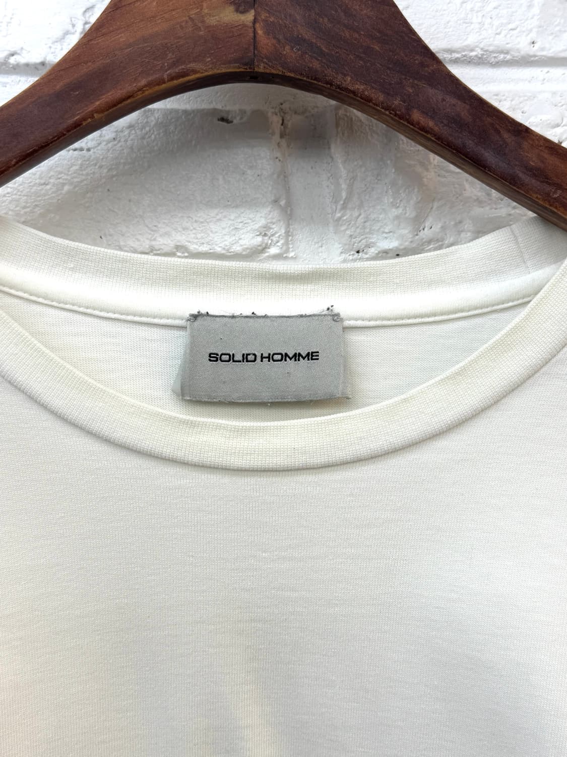 솔리드 옴므 화이트 백프린팅 롱슬리브 상품이미지6