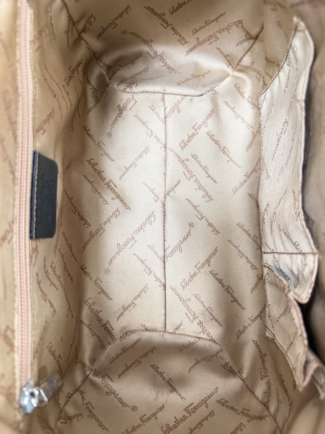 페라가모 사피아노 더블 간치니 보스턴백 상품이미지9