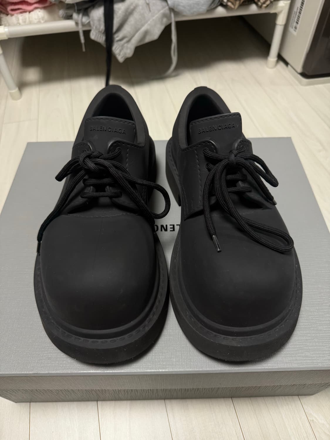 [E40]발렌시아가 스테로이드 더비 팝니다 상품이미지1