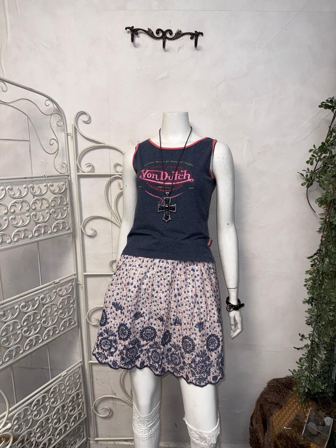 Von Dutch pink navy logo lettering 슬리브리스 상품이미지8