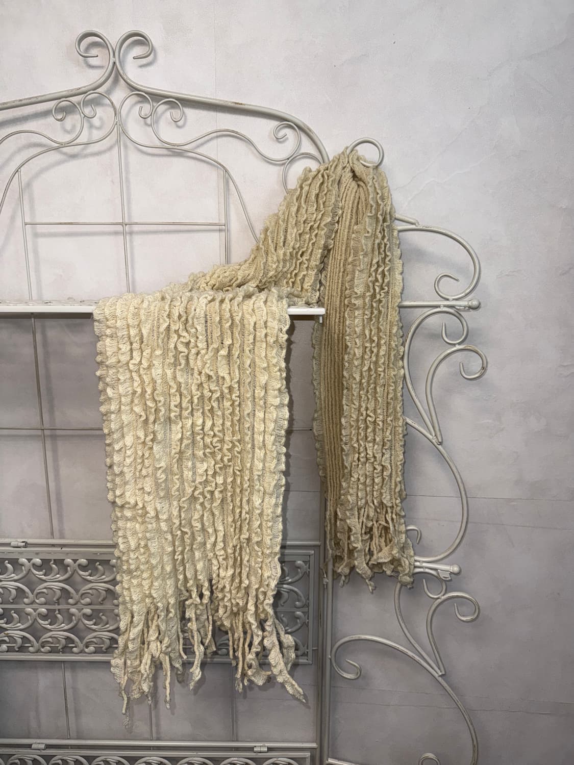 Ivory grunge ruffle knit muffler 상품이미지2