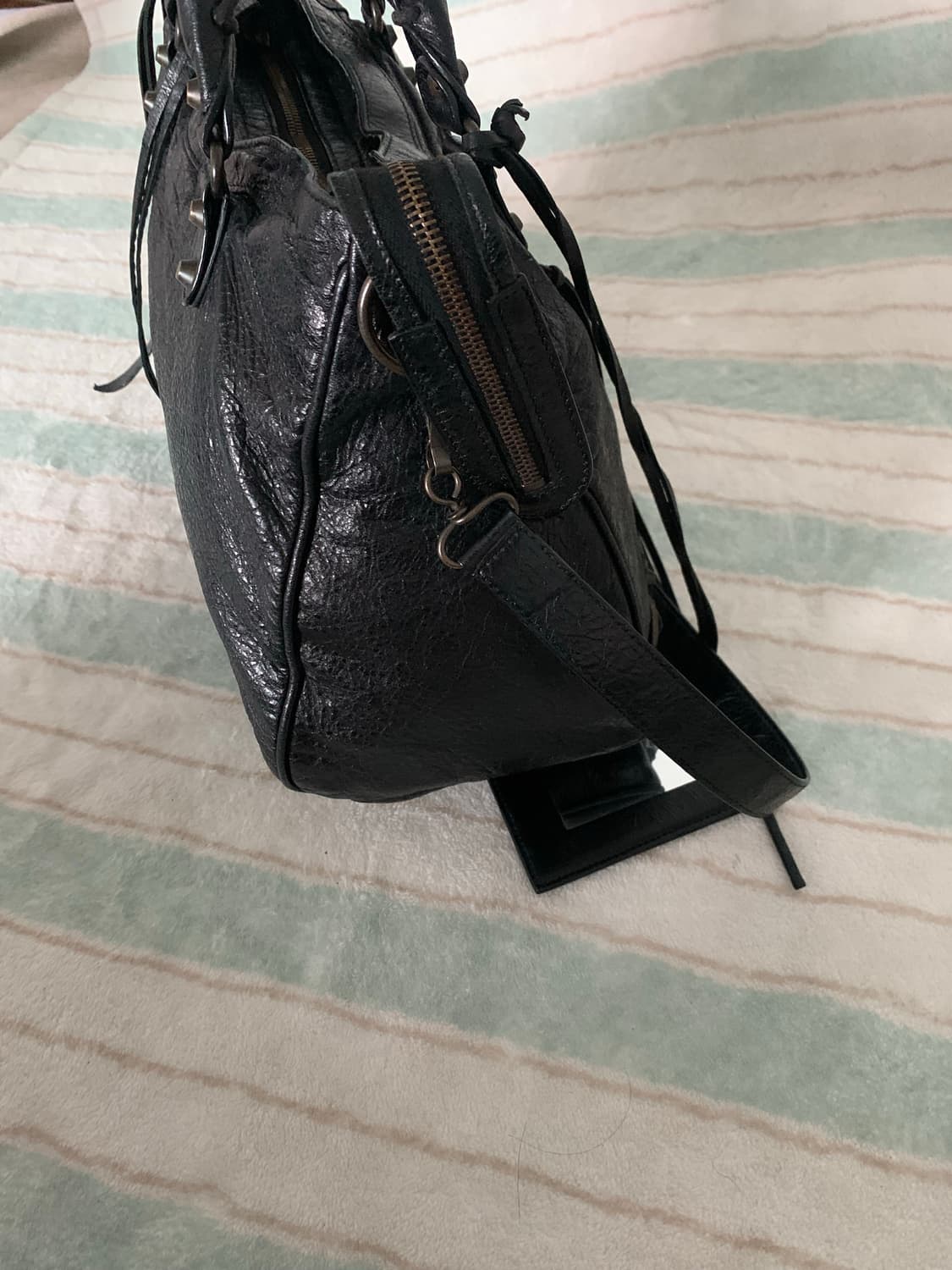 발렌시아가 시티백 블랙 크로스 가능 모터백 정품 상품이미지4