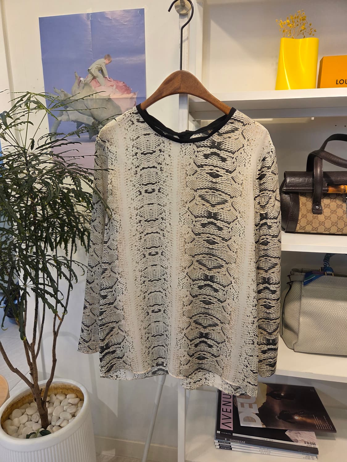 자라 파이톤 프린트 블라우스 상품이미지1