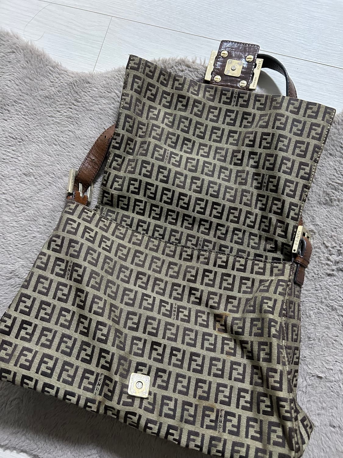 펜디 맘마 숄더백 상품이미지4