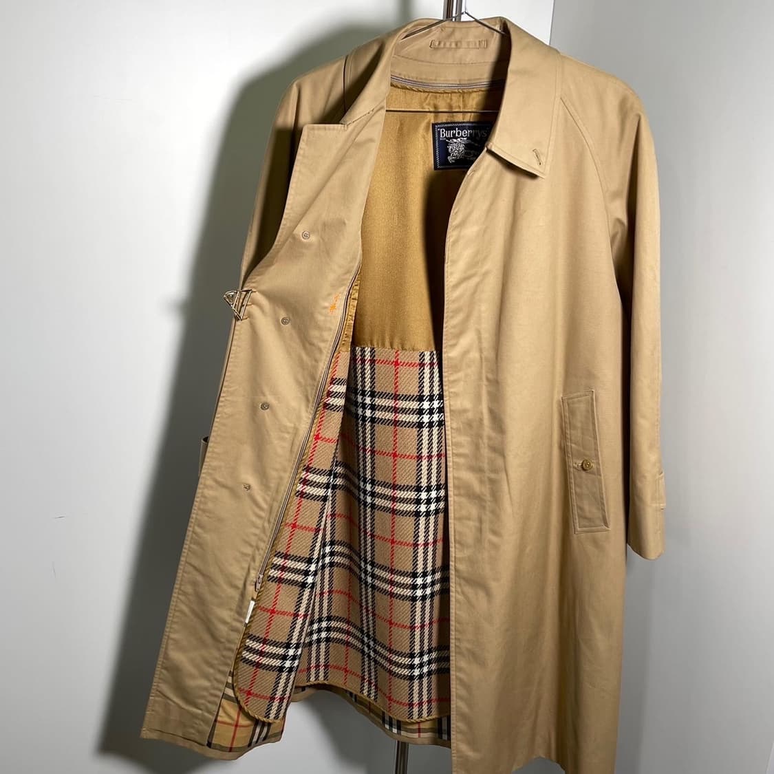 버버리 체크 안감 싱글 트렌치 코트 상품이미지6