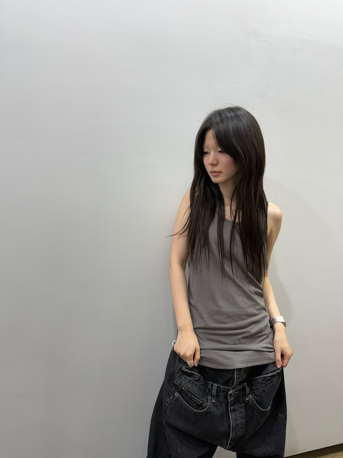 넘버나인 x 스튜디오스 코튼 사이드 디테일 슬리브리스 상품이미지3