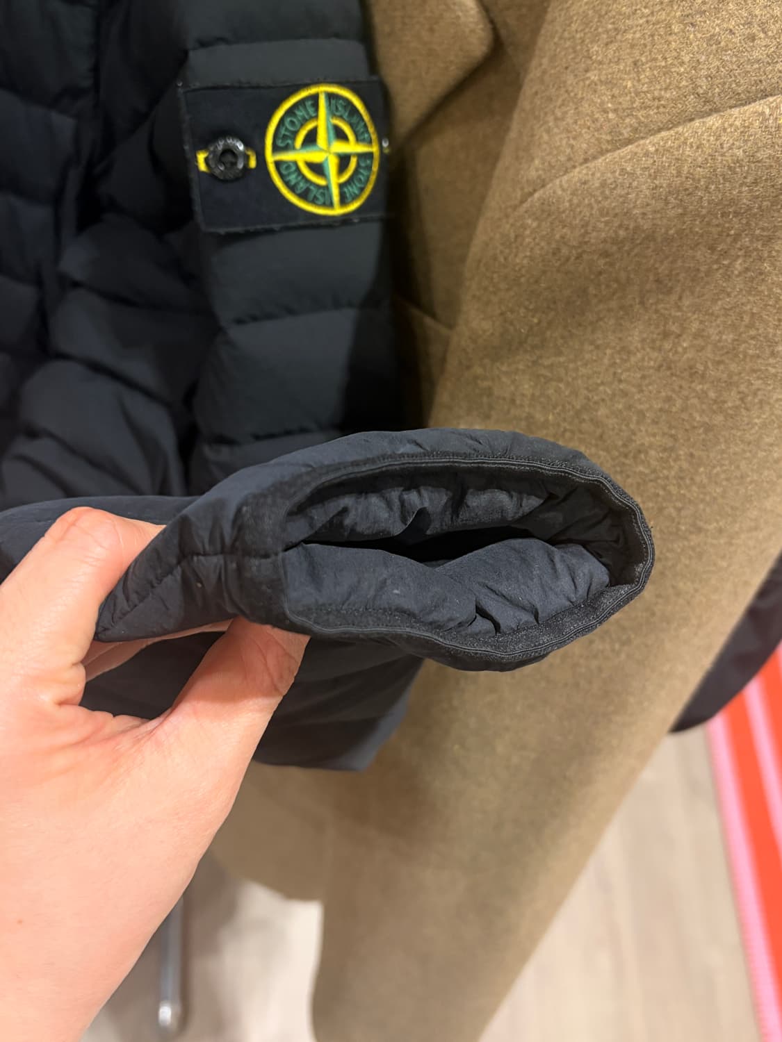 스톤 경량패딩 m 상품이미지3