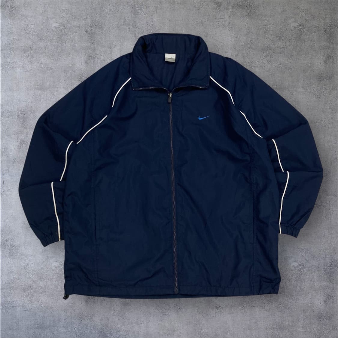 나이키 네이비 컬러 스우시 스몰 로고 바람막이 상품이미지1