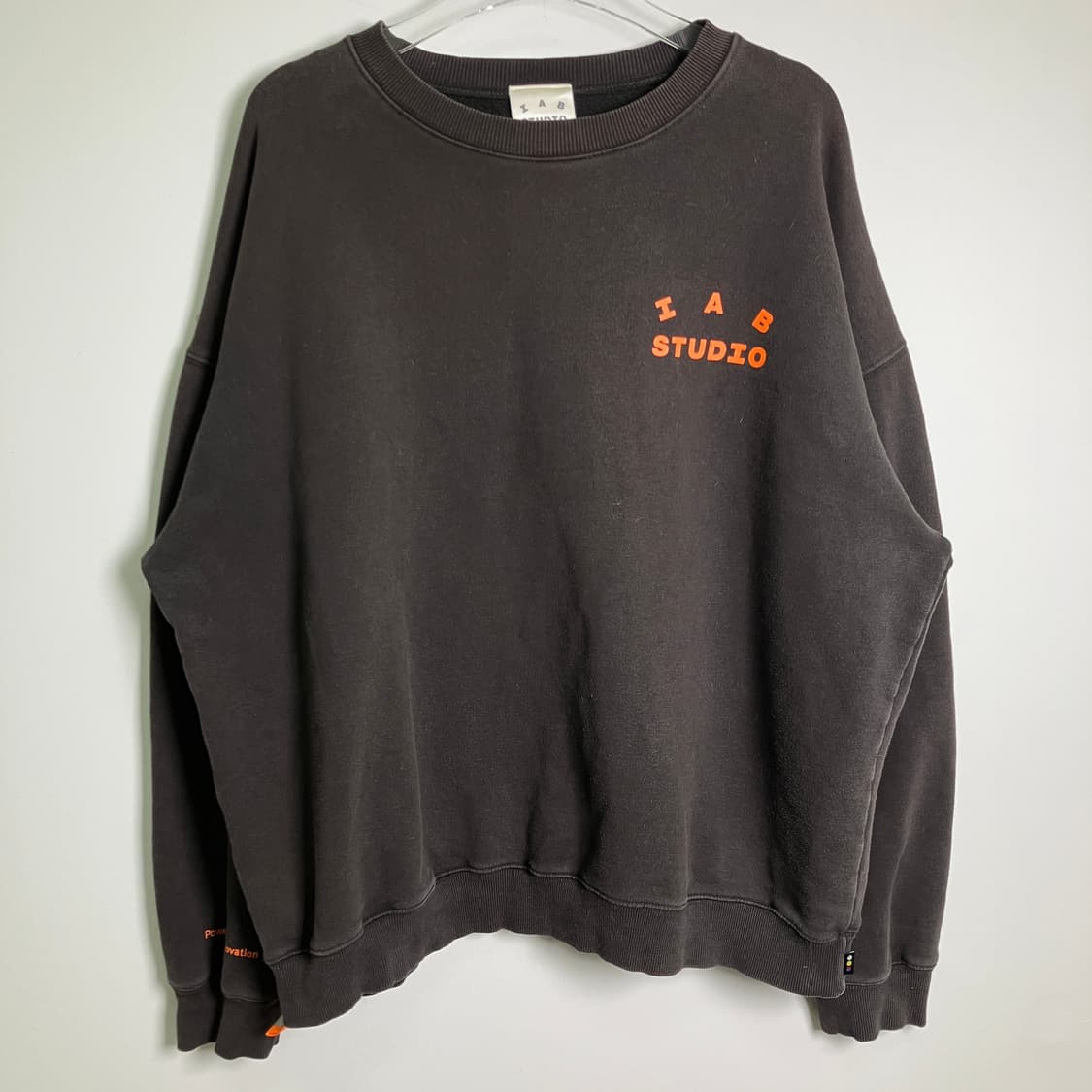 아이앱 스튜디오 X 두산 로고 맨투맨 XL 상품이미지5