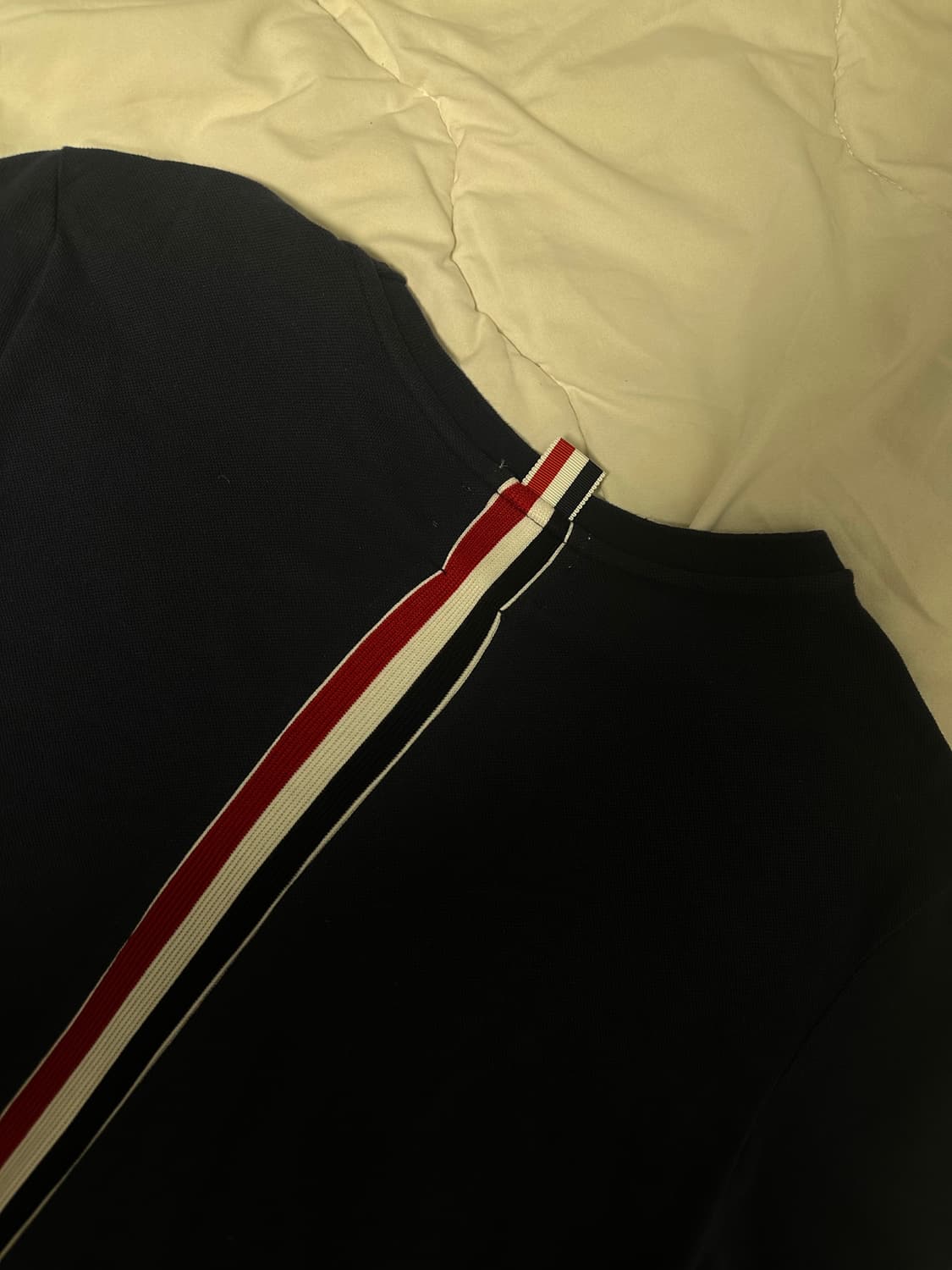 톰브라운 네이비 롱슬리브 판매 상품이미지5