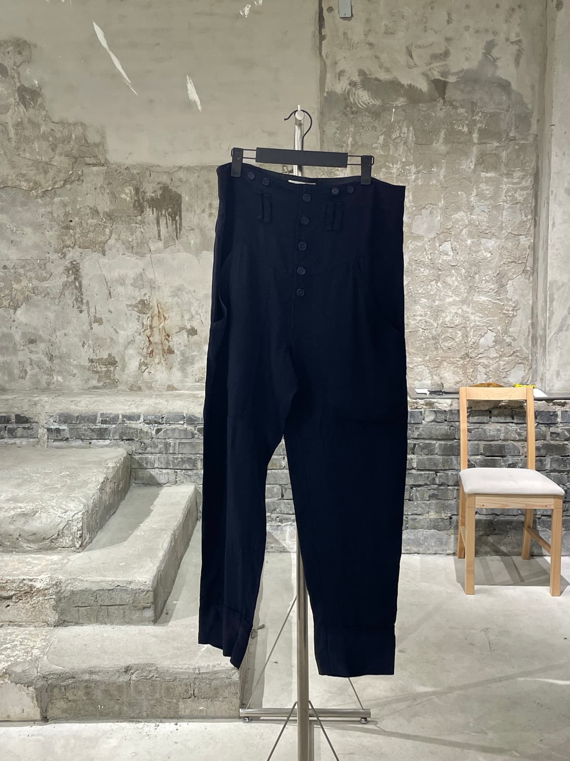 이자벨 마랑 에뚜왈 다크 네이비 버튼플라이 리오셀 시네바 트라우저 상품이미지1