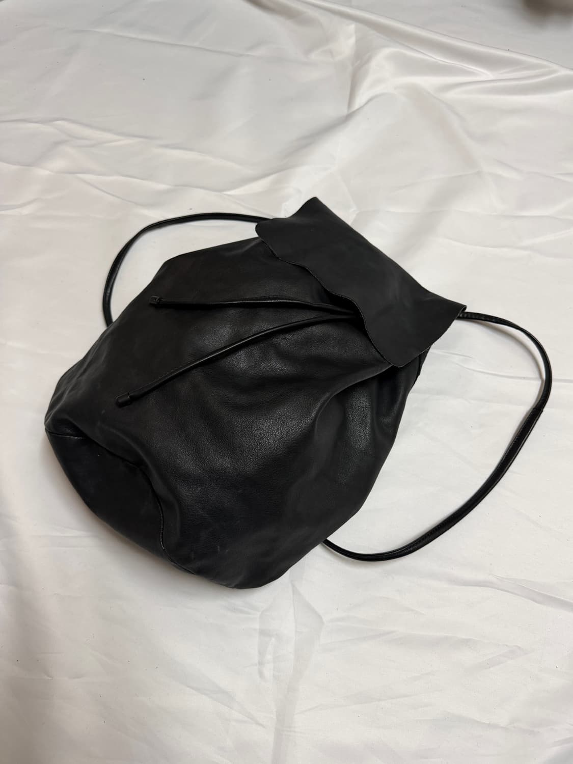 Cos 카프스킨 드로우스트링백 상품이미지2