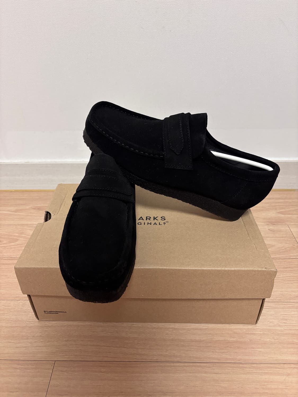 새상품) 250 클락스 왈라비 로퍼 블랙 스웨이드 상품이미지1