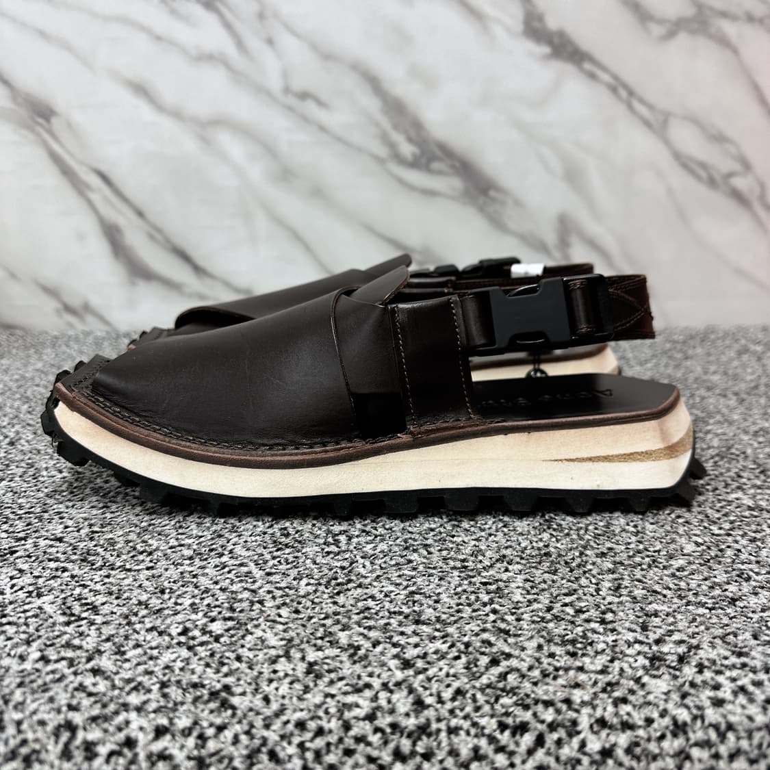 아크네 스튜디오 남성 브라운 크로스오버 레더 샌들  상품이미지4