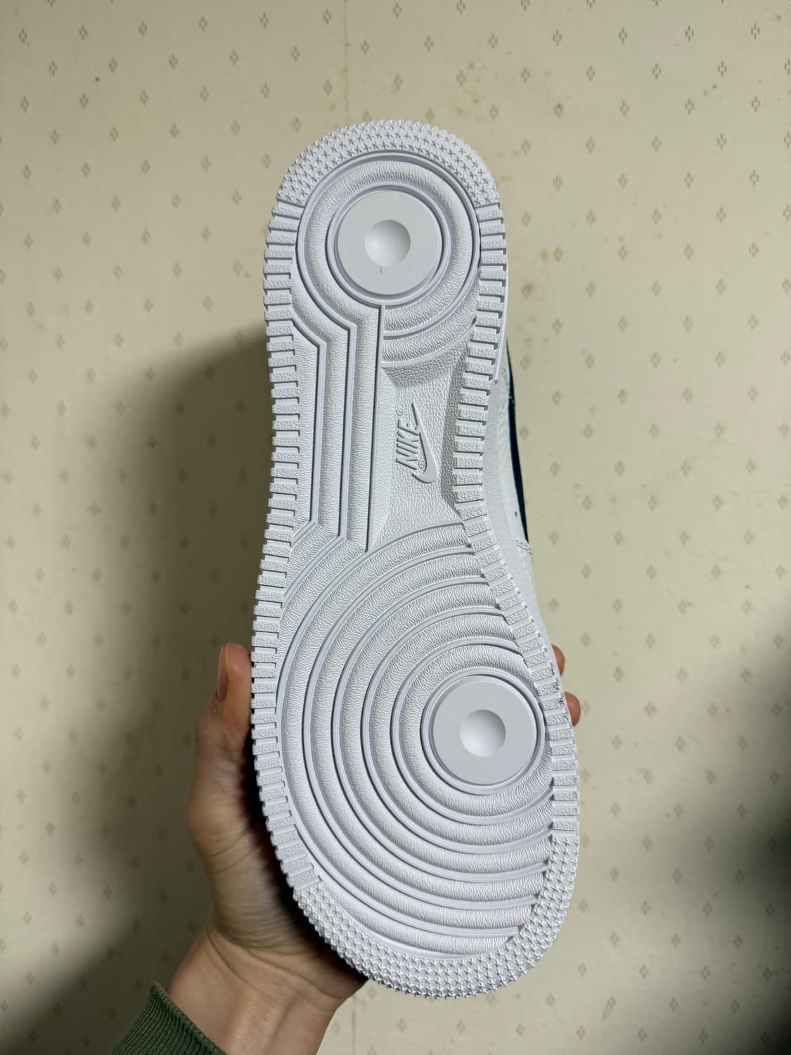 나이키 에어포스 1 '07 크래프트 화이트 & 옵시디언 255 상품이미지5