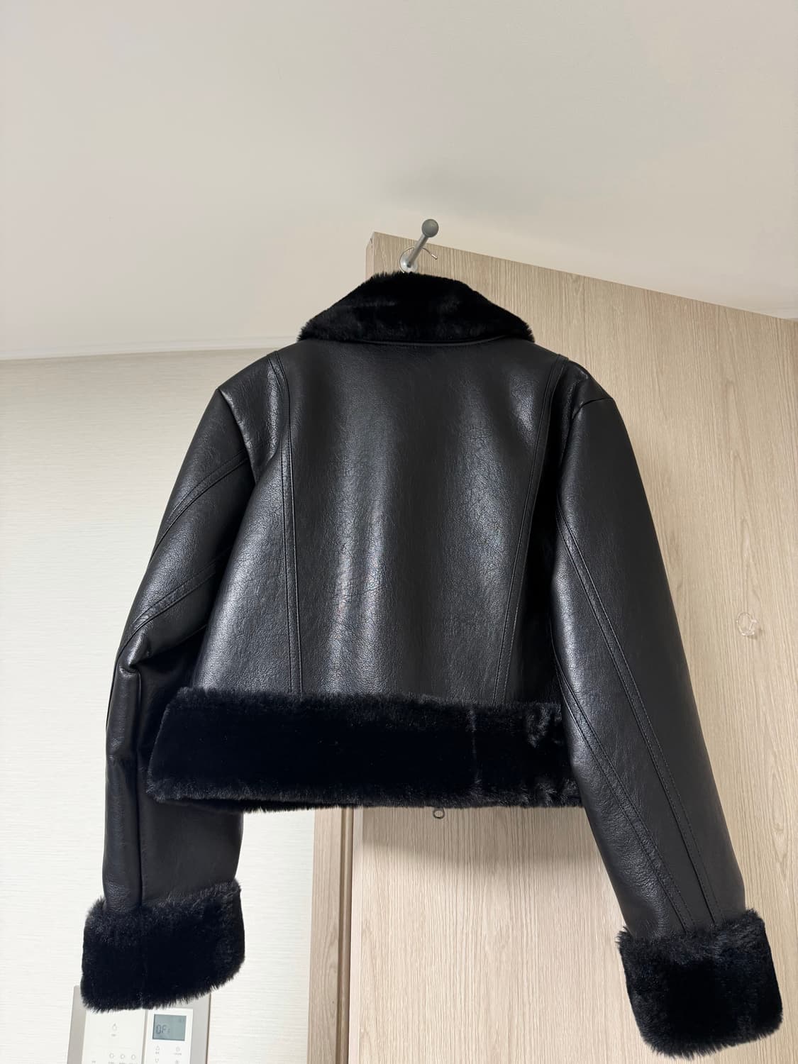 보헤미안서울 하이넥 무스탕 블랙 22년도 버전 상품이미지3