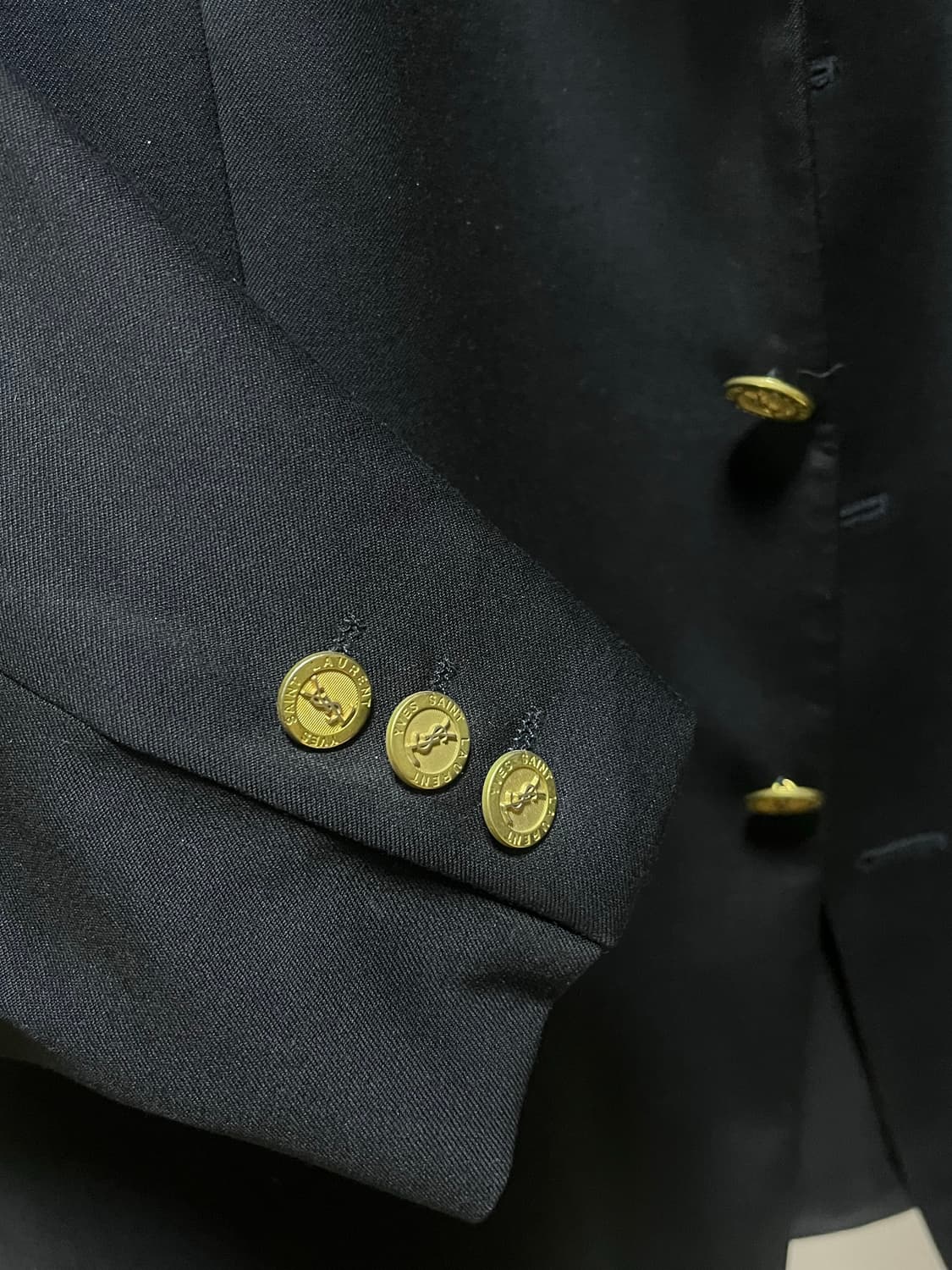 입생로랑 금장 블레이저 상품이미지4