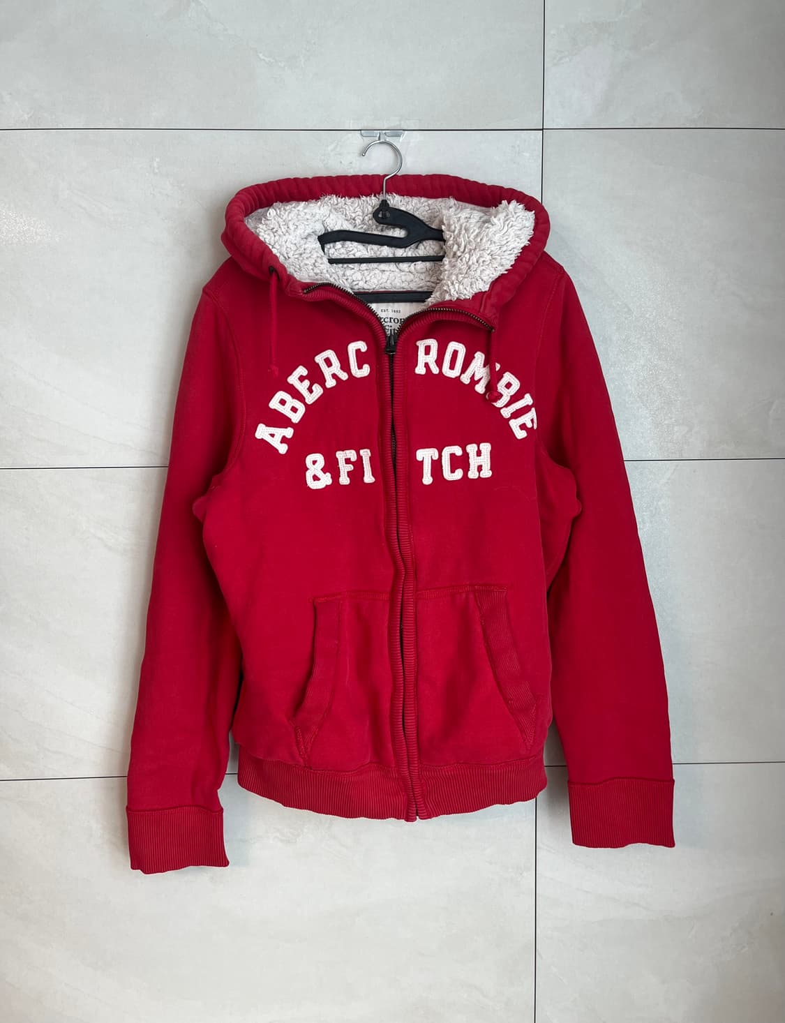 아베크롬비 스펠로고 퍼 후드집업 레드 [S]  상품이미지1