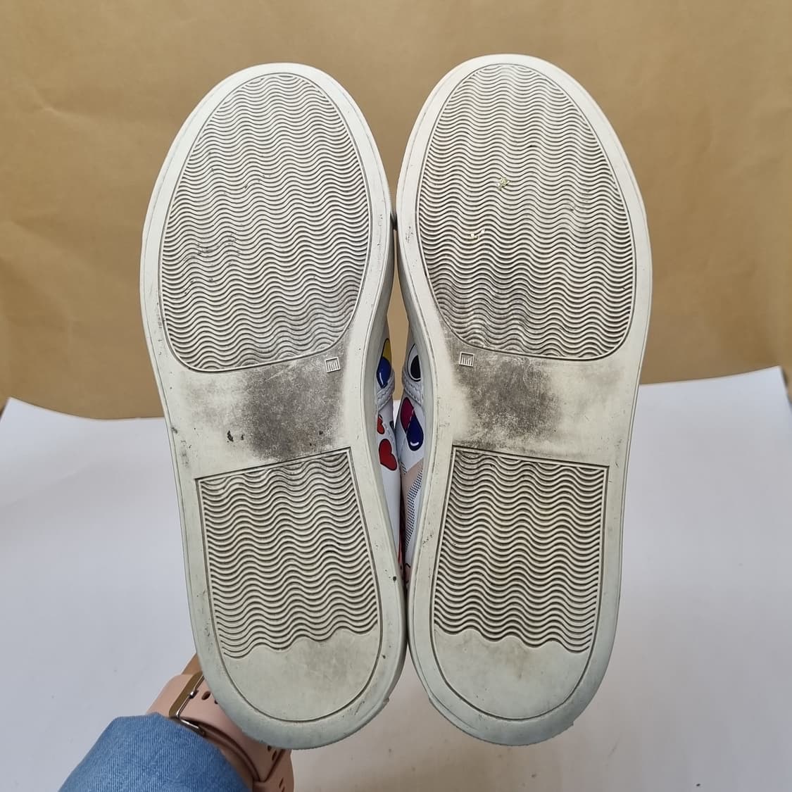 안야힌드마치 멀티스티커 여성슬립온240. 상품이미지3