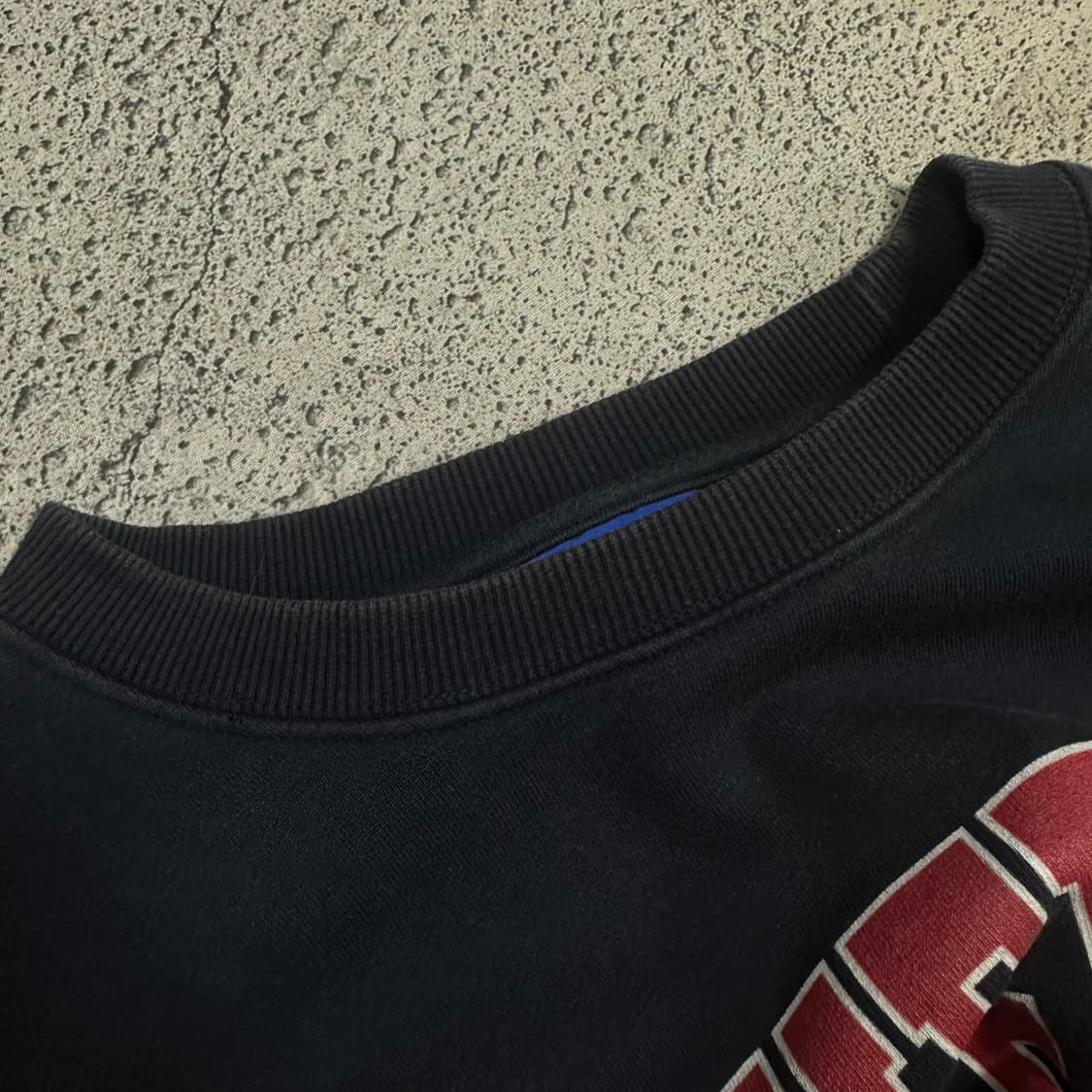 ✨ (바배) 예일 불독 네이비 맨투맨  상품이미지5