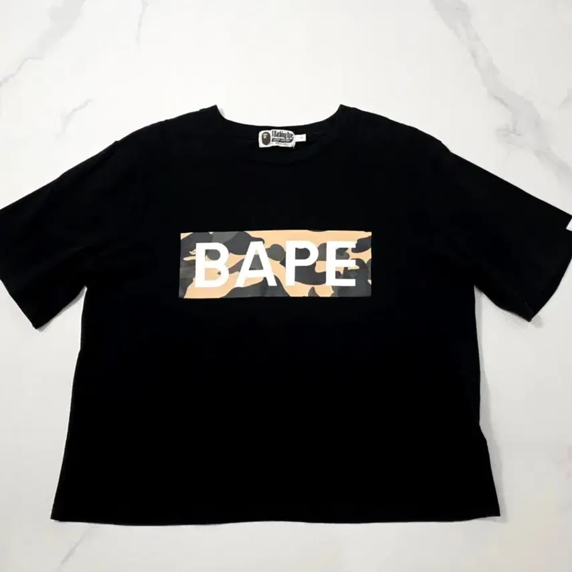 베이프 BAPE 카모 박스로고 크롭 반팔티 블랙 (55~66오버핏) 상품이미지2