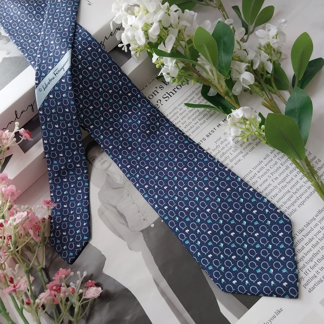 페라가모 실크 네이비 간치니 넥타이 8.2cm A+등급 K1832
 상품이미지3