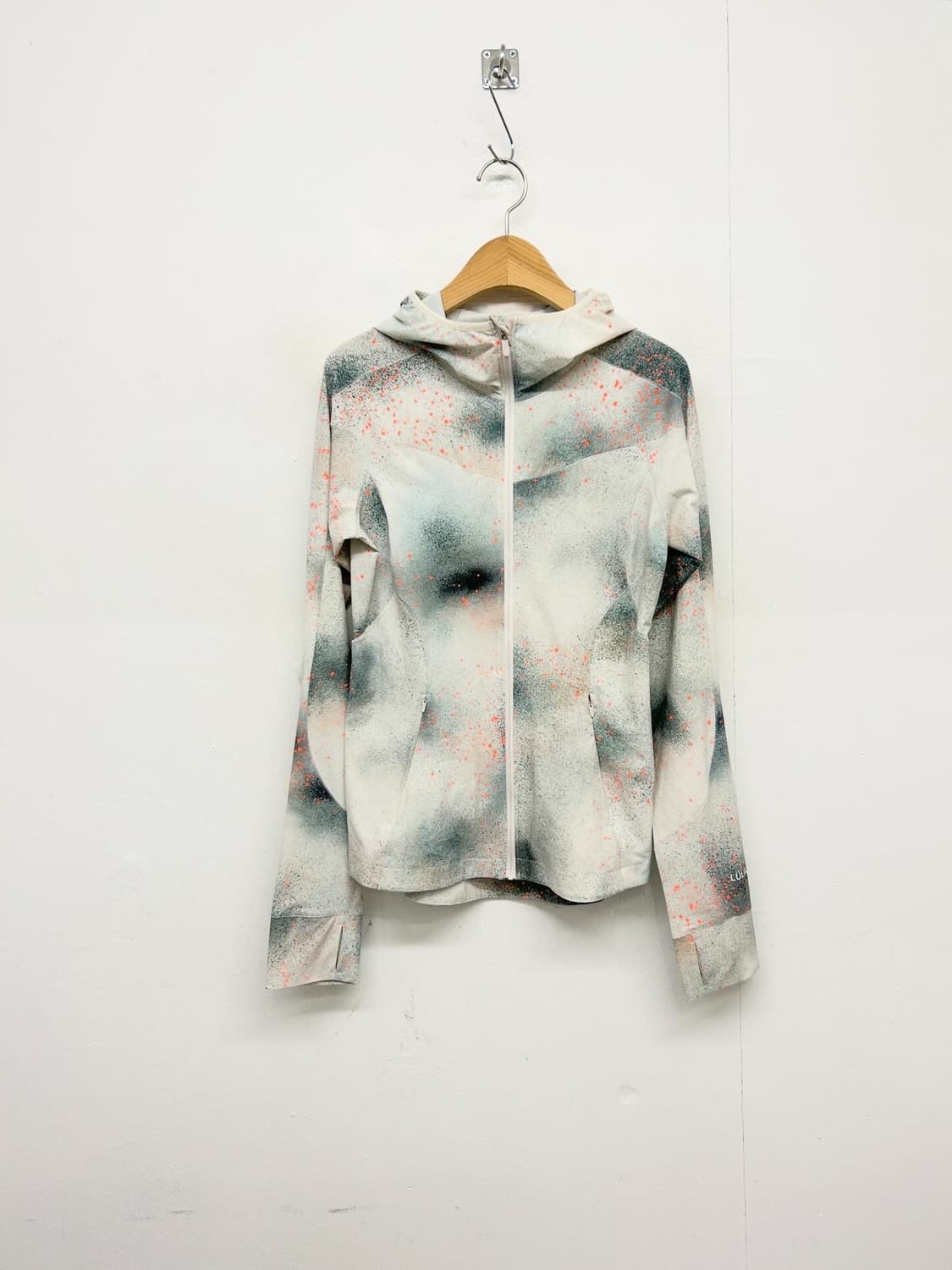 룰루레몬 패턴 후드 바람막이 자켓 상품이미지1