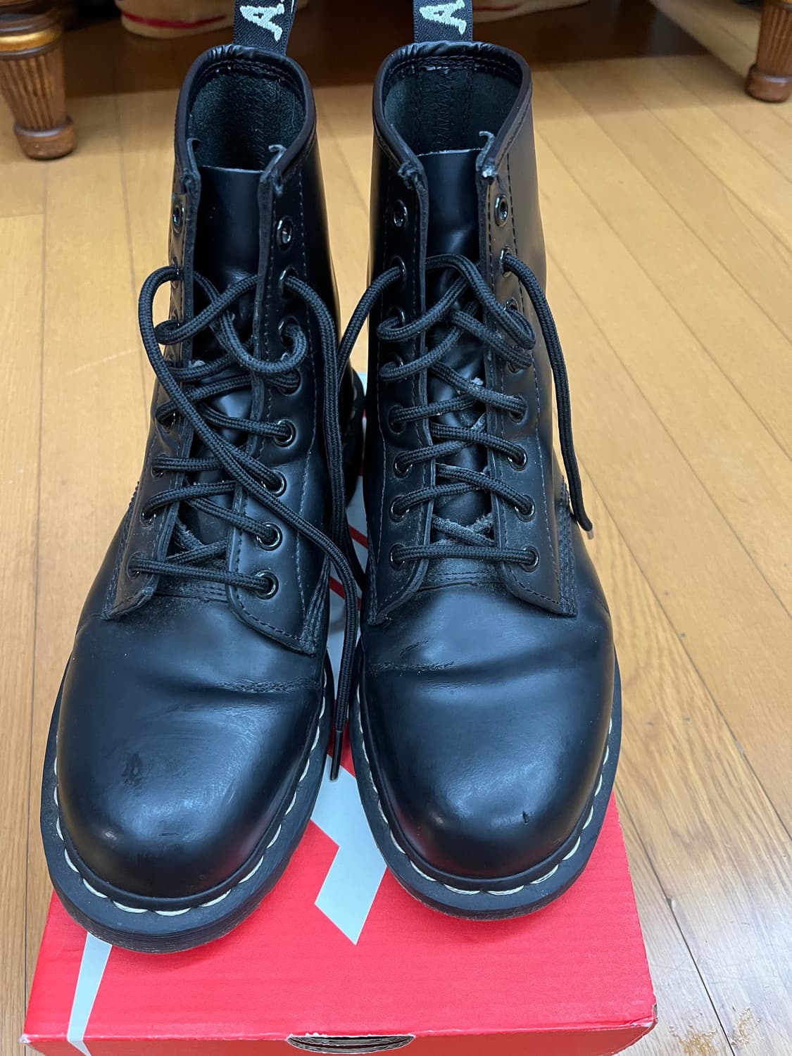 닥터마틴 화이트 스티치 부츠 상품이미지1